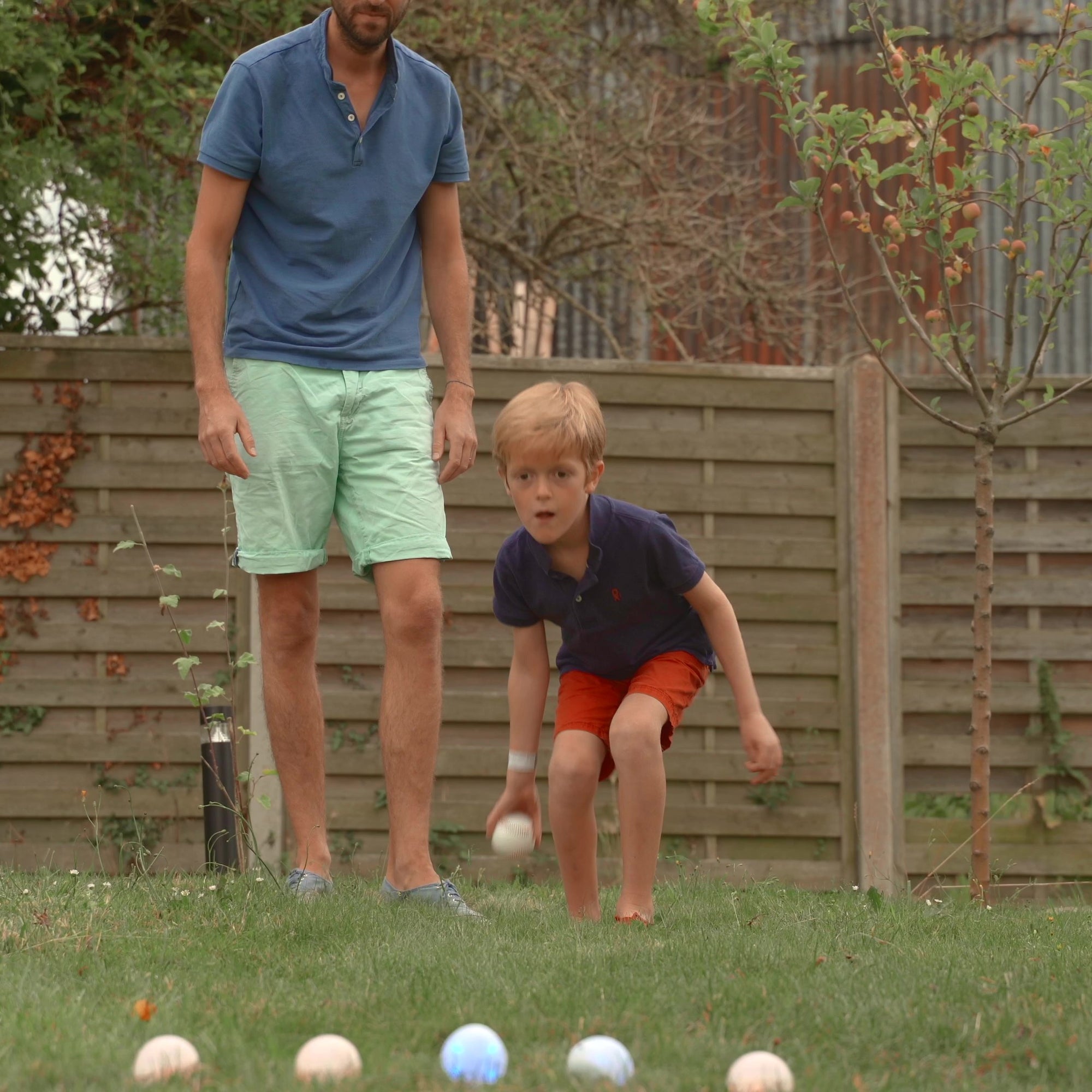 Nouveau jeu de boules lumineuses pour toute la famille et les amis. Lumios le jeu